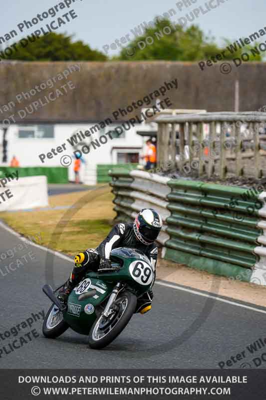 Vintage motorcycle club;eventdigitalimages;mallory park;mallory park trackday photographs;no limits trackdays;peter wileman photography;trackday digital images;trackday photos;vmcc festival 1000 bikes photographs